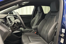 sininen Audi Q4 e-tron 2024 kuva 15.