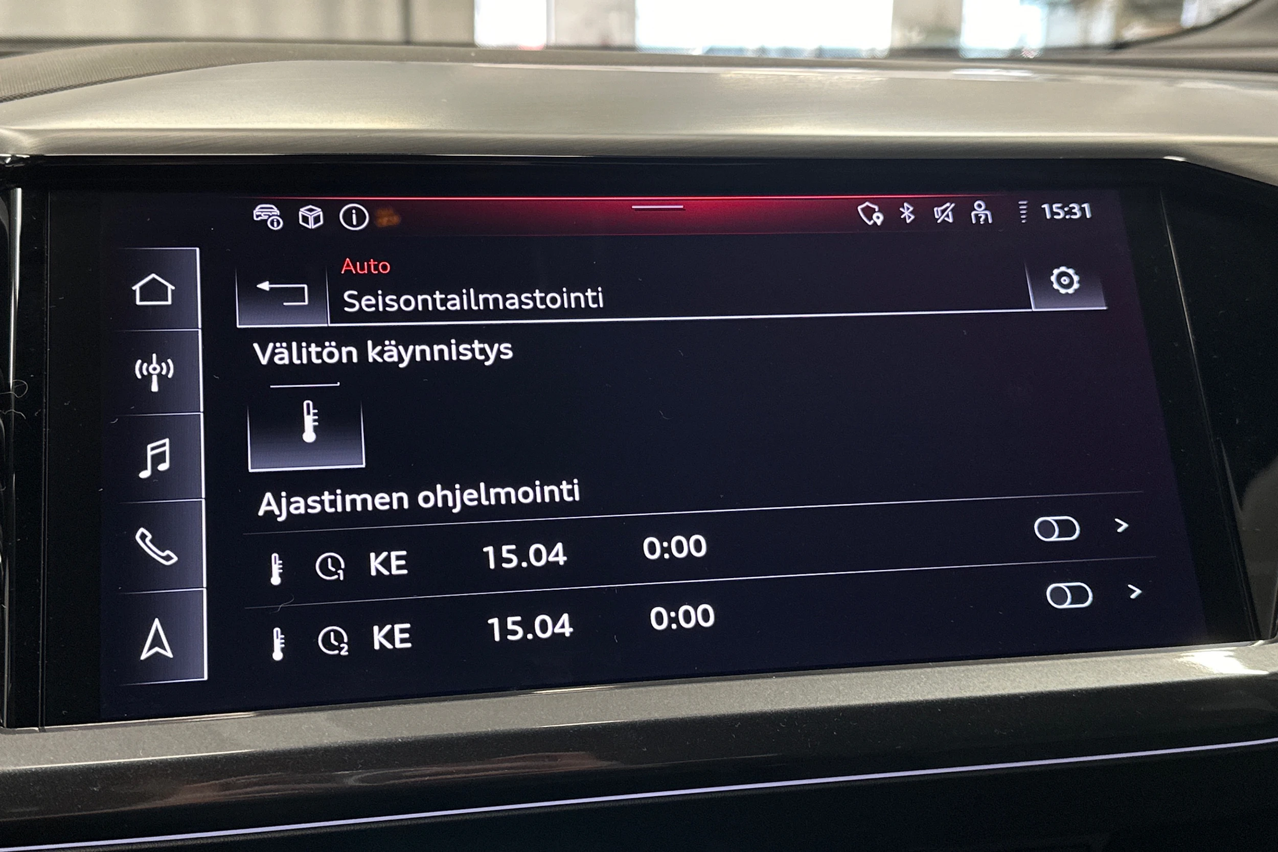 sininen Audi Q4 e-tron 2024 kuva 21.