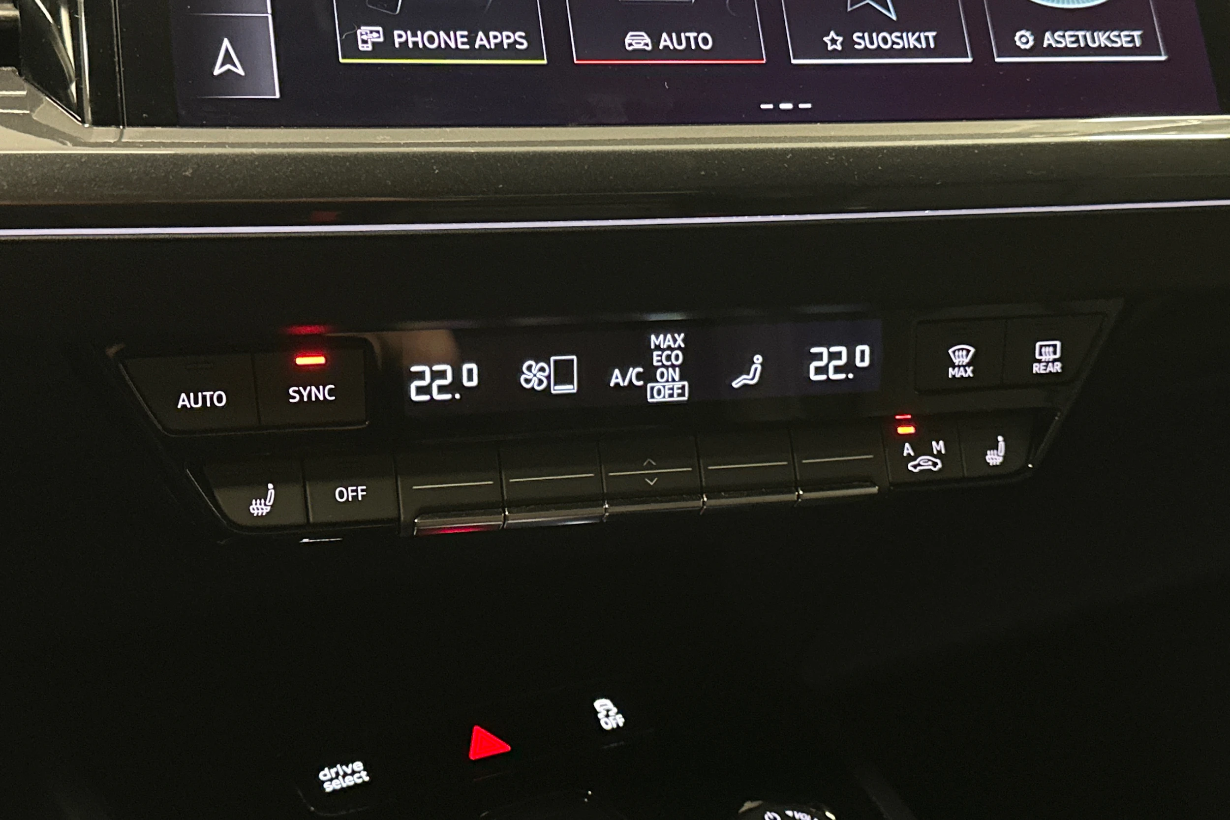 sininen Audi Q4 e-tron 2024 kuva 25.