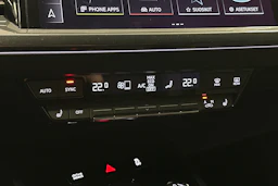 sininen Audi Q4 e-tron 2024 kuva 25.