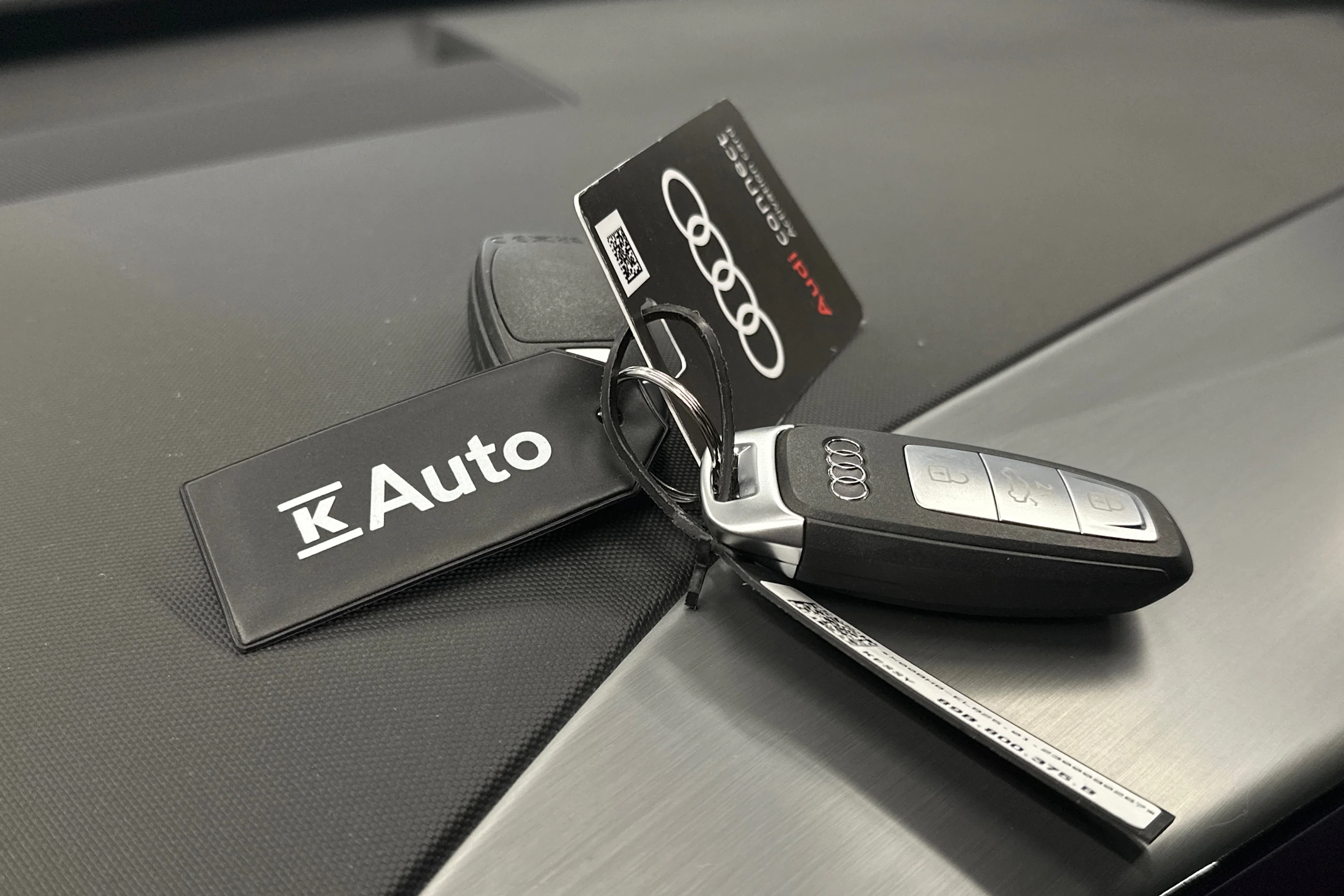 sininen Audi Q4 e-tron 2024 kuva 28.