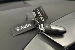 sininen Audi Q4 e-tron 2024 kuva 28.