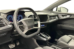valkoinen Audi Q4 e-tron 2024 kuva 6.