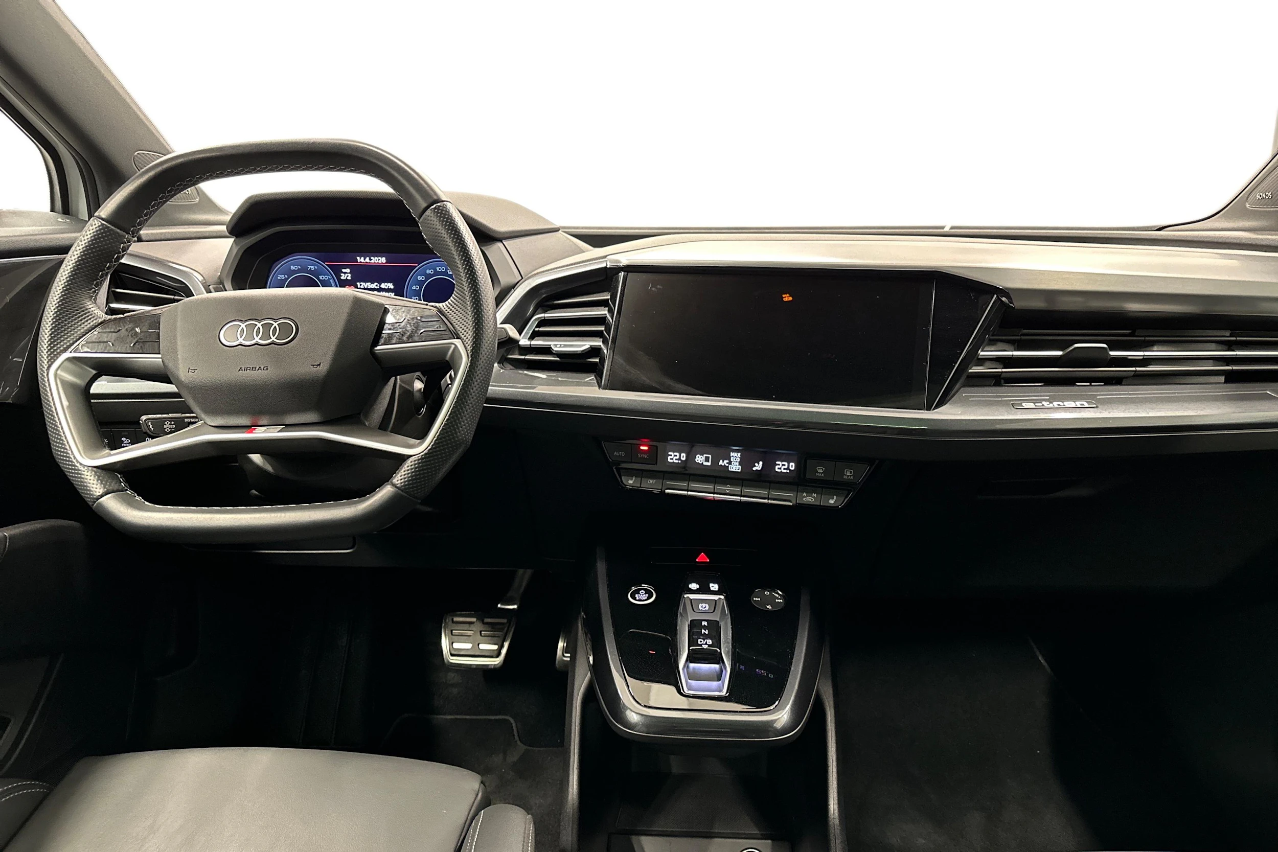 valkoinen Audi Q4 e-tron 2024 kuva 7.