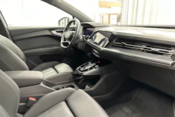 valkoinen Audi Q4 e-tron 2024 kuva 14.