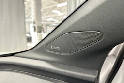 valkoinen Audi Q4 e-tron 2024 kuva 16.