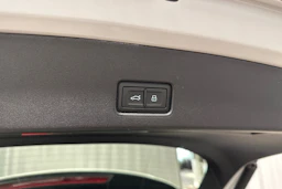 valkoinen Audi Q4 e-tron 2024 kuva 18.