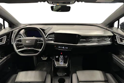 sininen Audi Q4 e-tron 2024 kuva 7.
