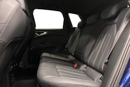 sininen Audi Q4 e-tron 2024 kuva 8.