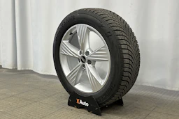 sininen Audi Q4 e-tron 2024 kuva 10.