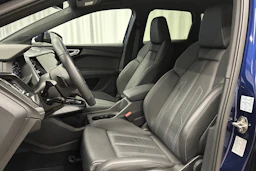sininen Audi Q4 e-tron 2024 kuva 15.