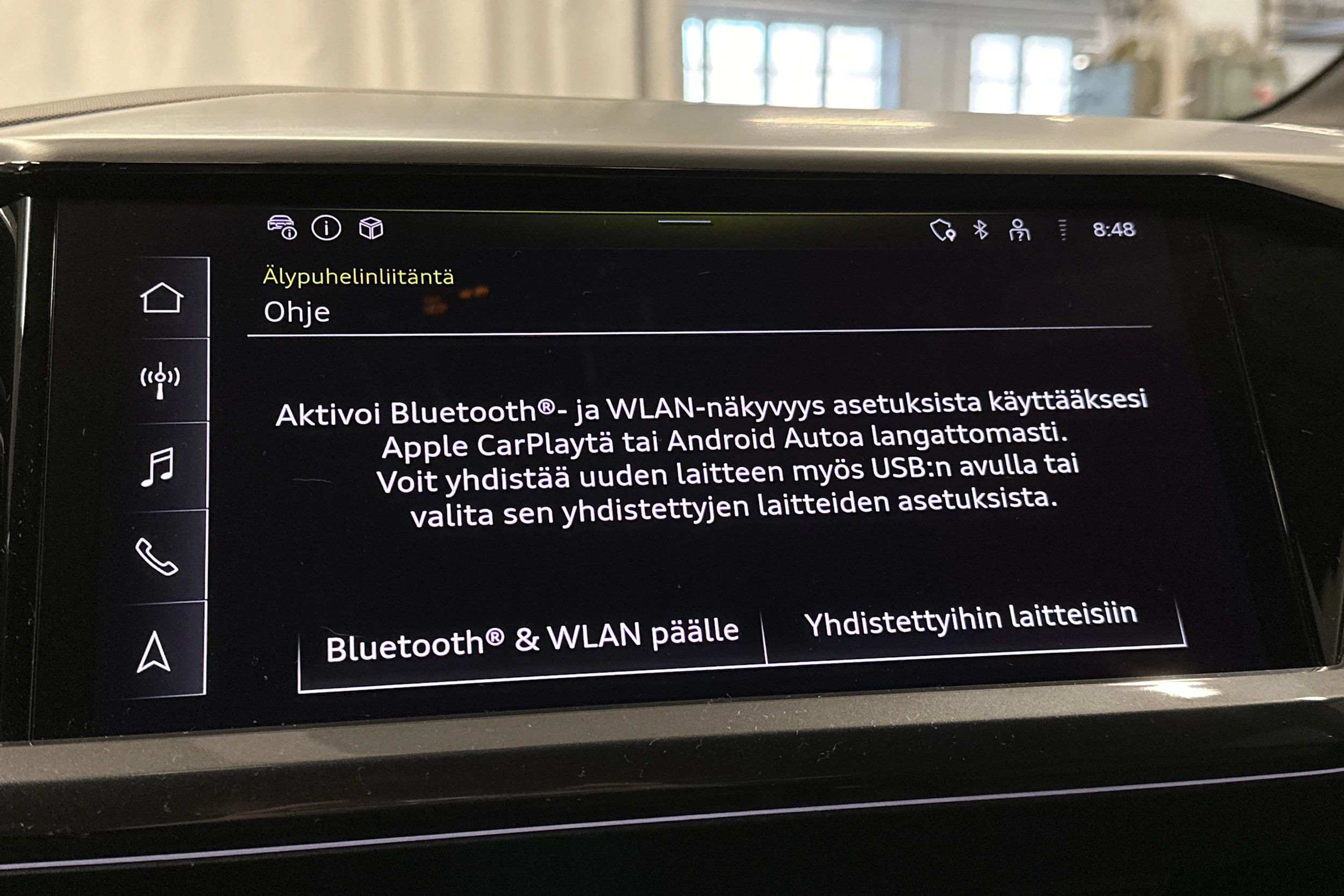 sininen Audi Q4 e-tron 2024 kuva 20.