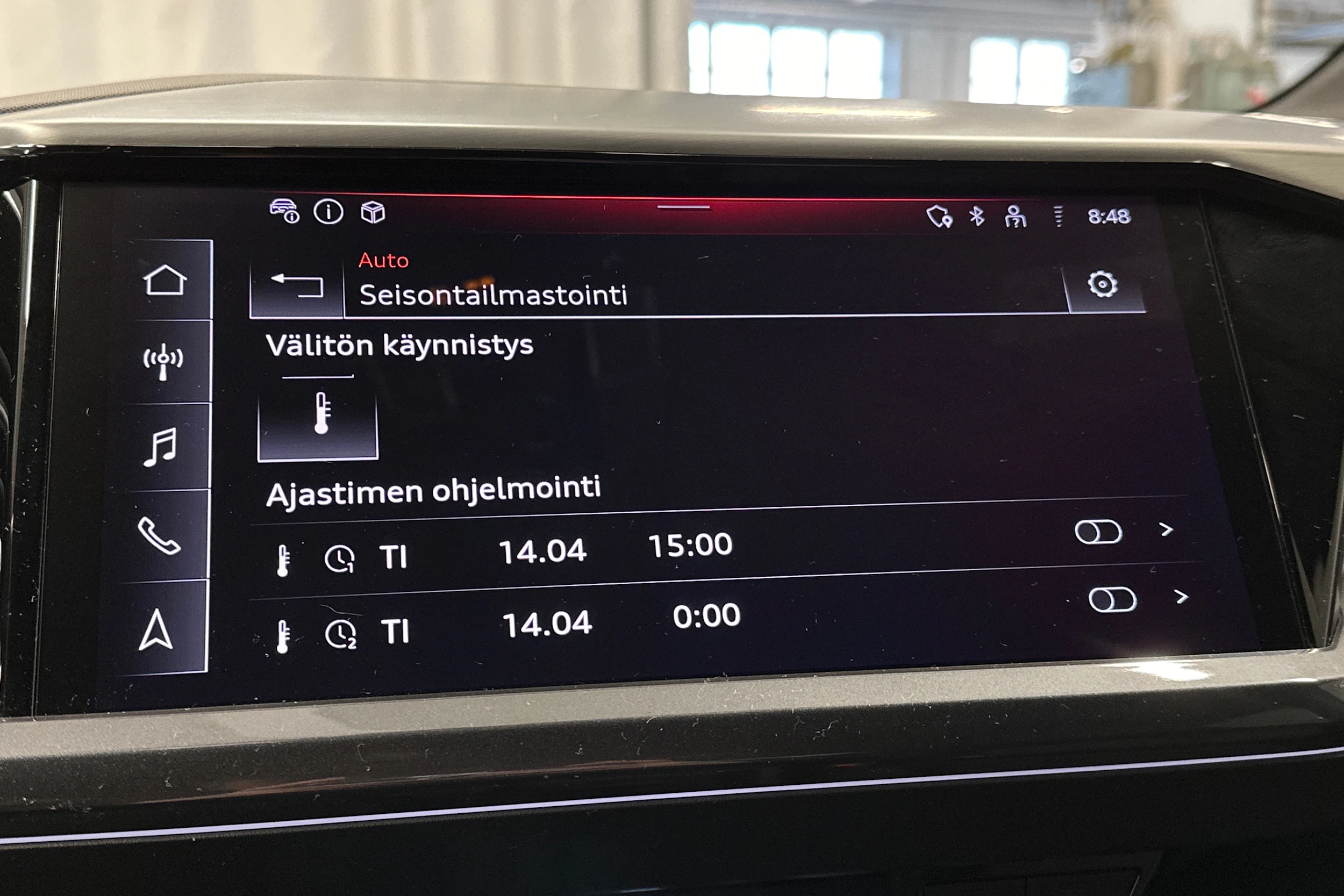 sininen Audi Q4 e-tron 2024 kuva 21.