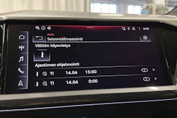 sininen Audi Q4 e-tron 2024 kuva 21.