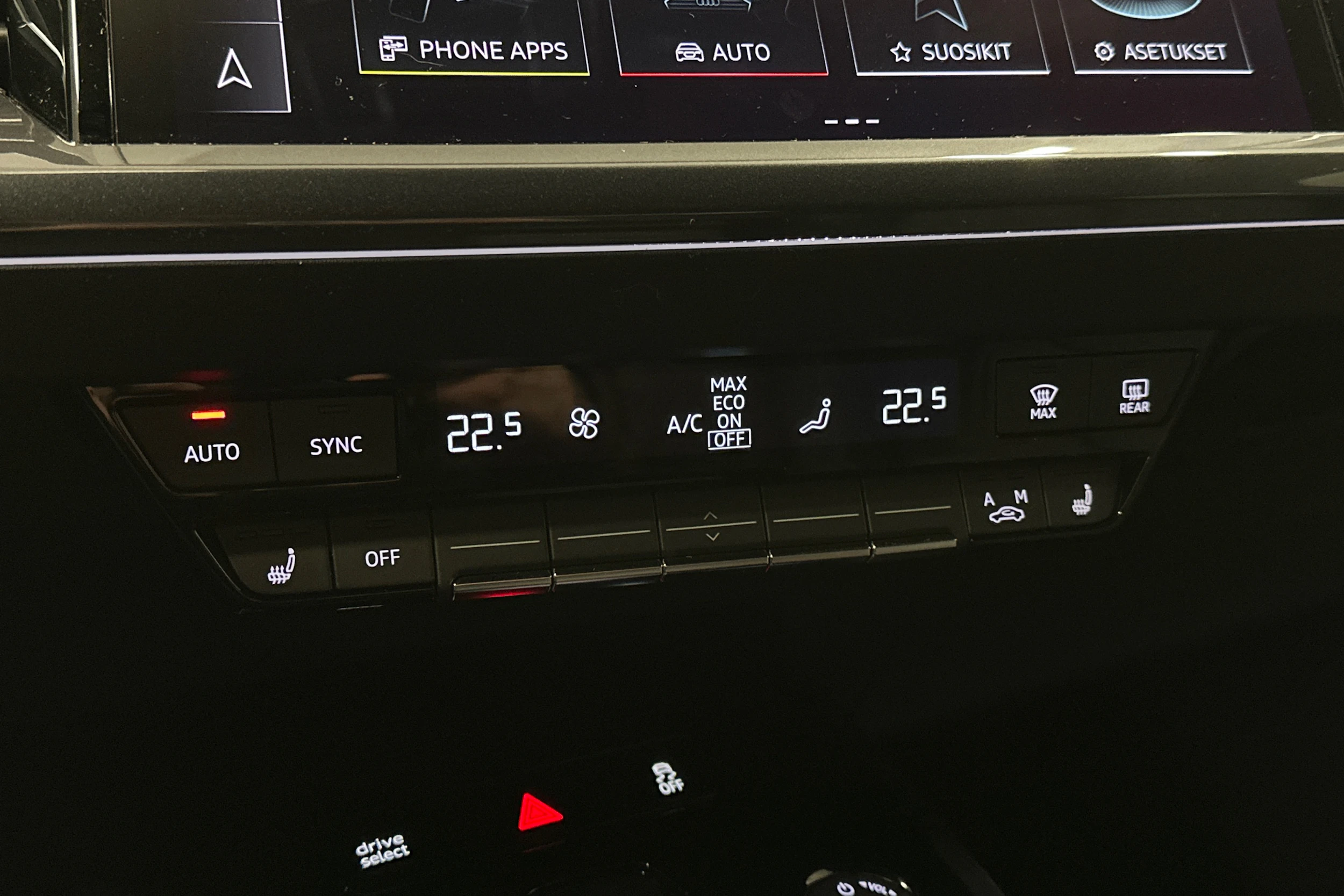 sininen Audi Q4 e-tron 2024 kuva 25.