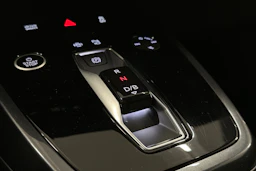 sininen Audi Q4 e-tron 2024 kuva 26.