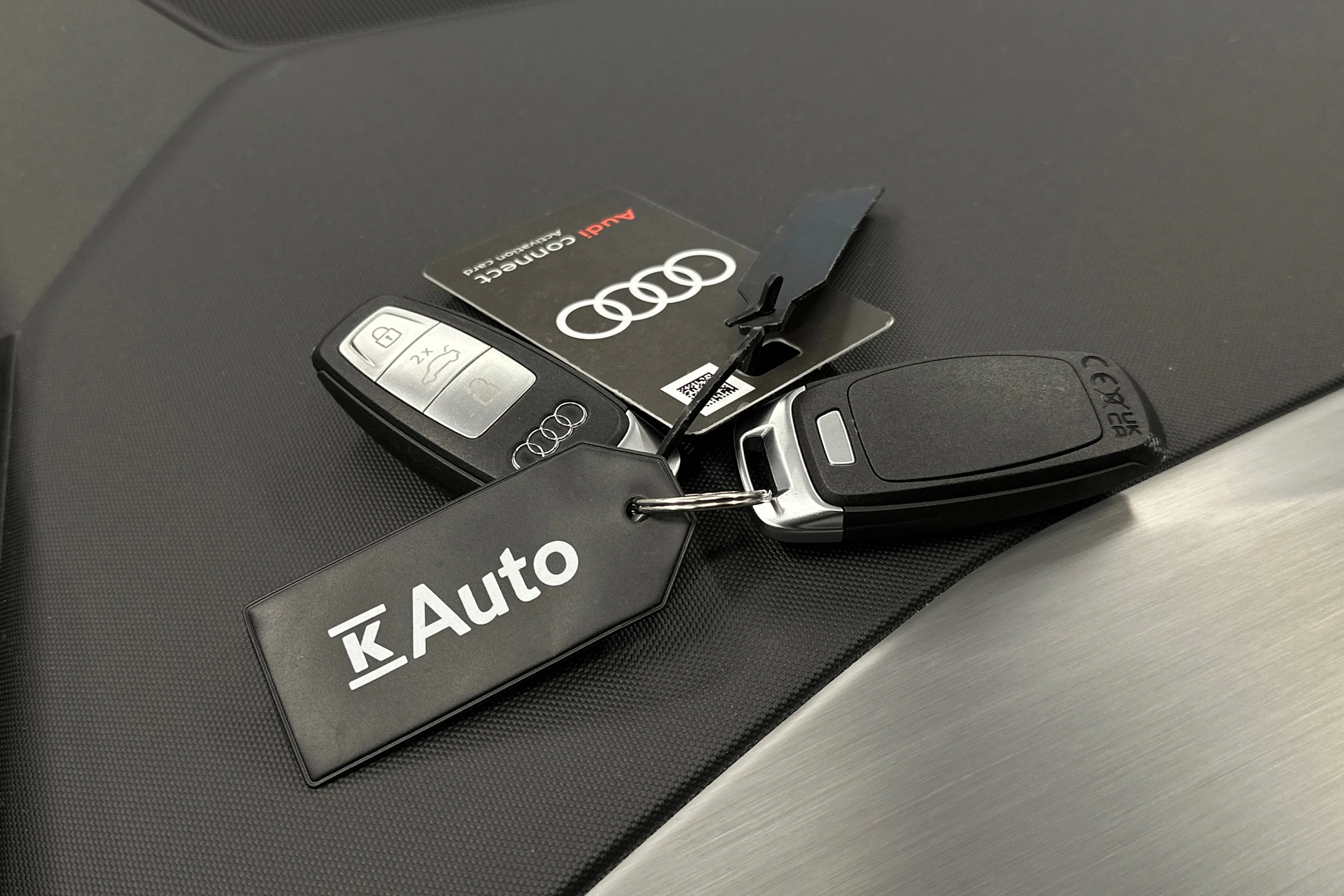 sininen Audi Q4 e-tron 2024 kuva 27.