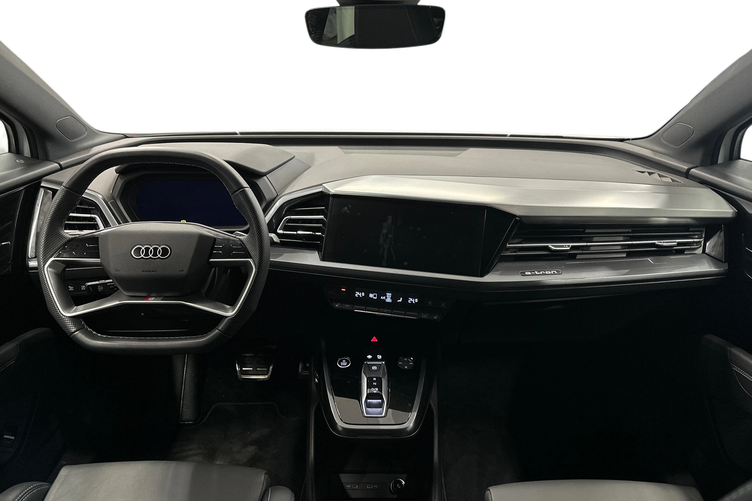 valkoinen Audi Q4 e-tron 2024 kuva 7.