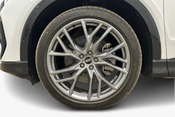 valkoinen Audi Q4 e-tron 2024 kuva 9.