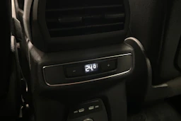 valkoinen Audi Q4 e-tron 2024 kuva 14.