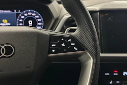 valkoinen Audi Q4 e-tron 2024 kuva 18.