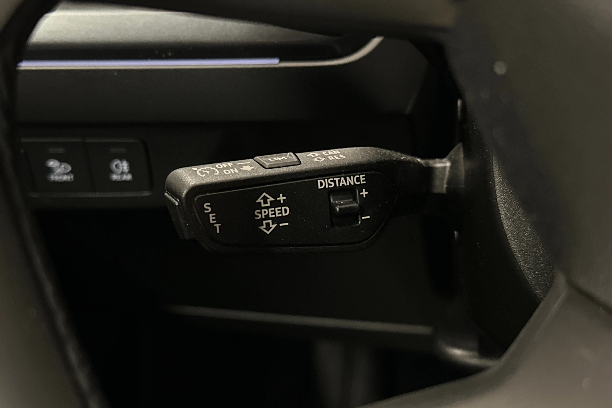 valkoinen Audi Q4 e-tron 2024 kuva 19.