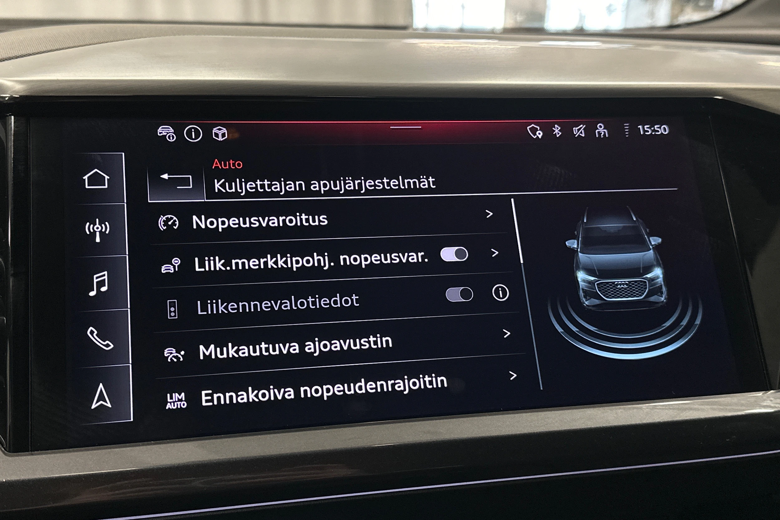 valkoinen Audi Q4 e-tron 2024 kuva 22.