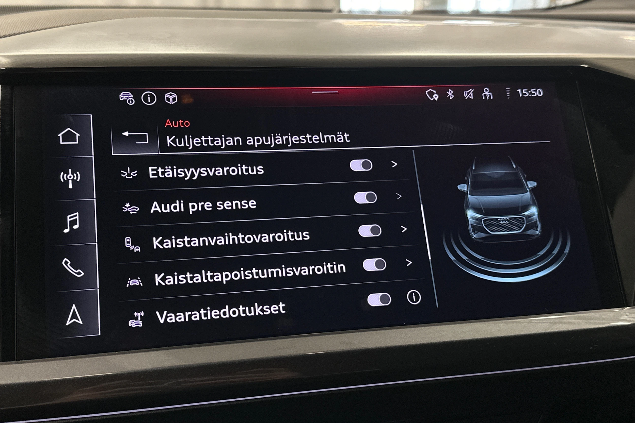 valkoinen Audi Q4 e-tron 2024 kuva 23.