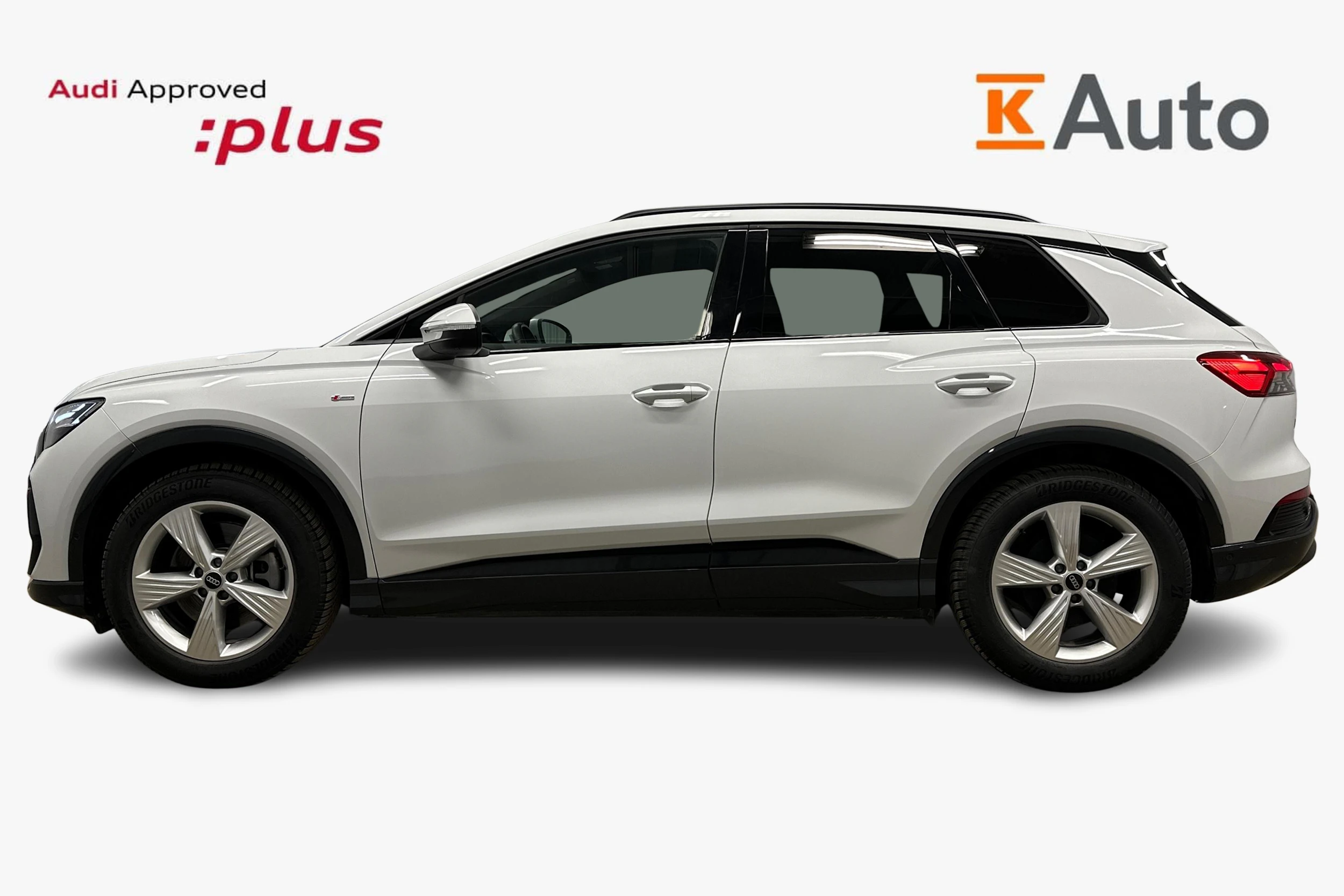 valkoinen Audi Q4 e-tron 2024 kuva 5.