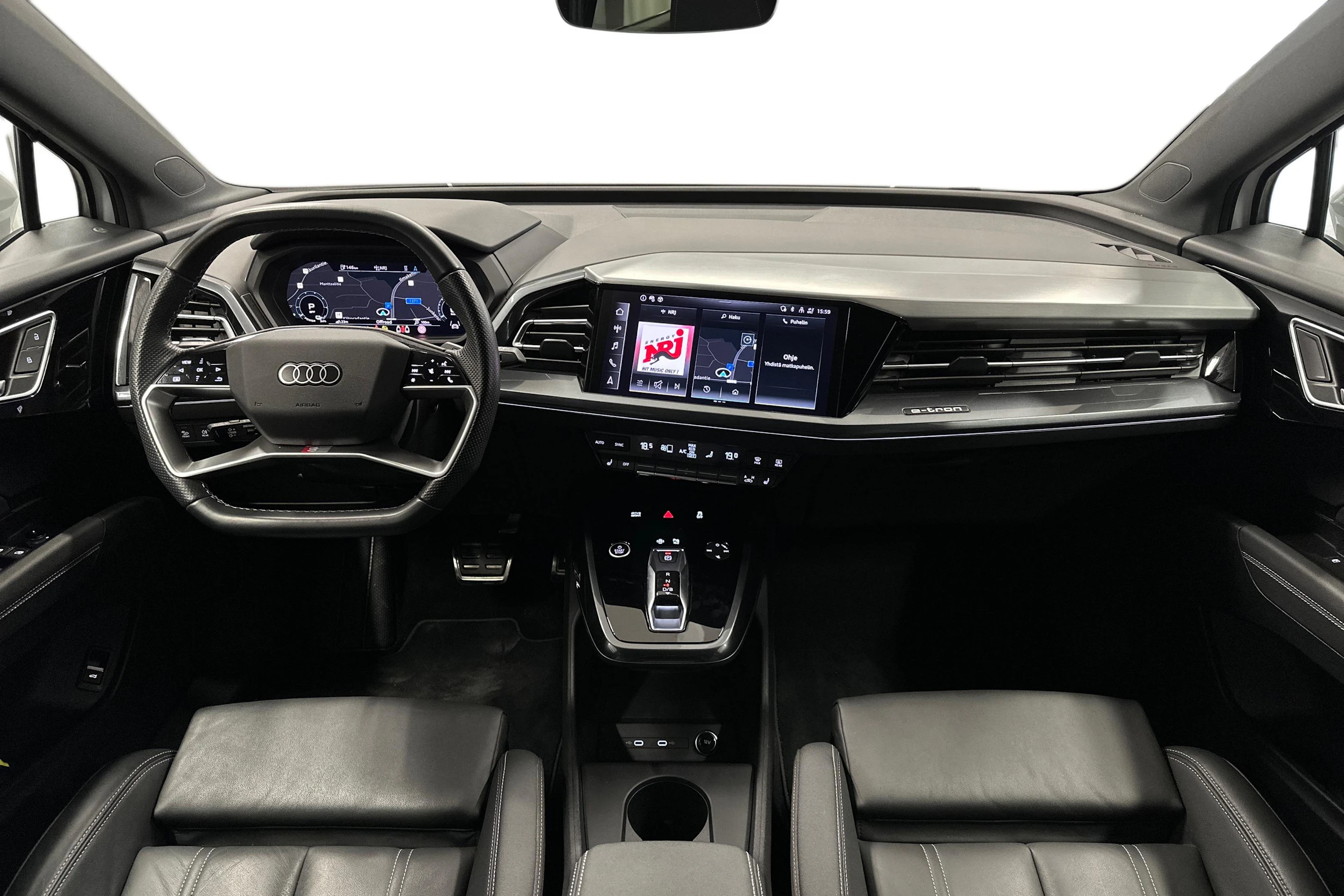 valkoinen Audi Q4 e-tron 2024 kuva 7.