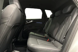 valkoinen Audi Q4 e-tron 2024 kuva 8.