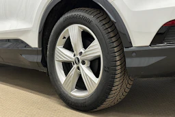 valkoinen Audi Q4 e-tron 2024 kuva 10.