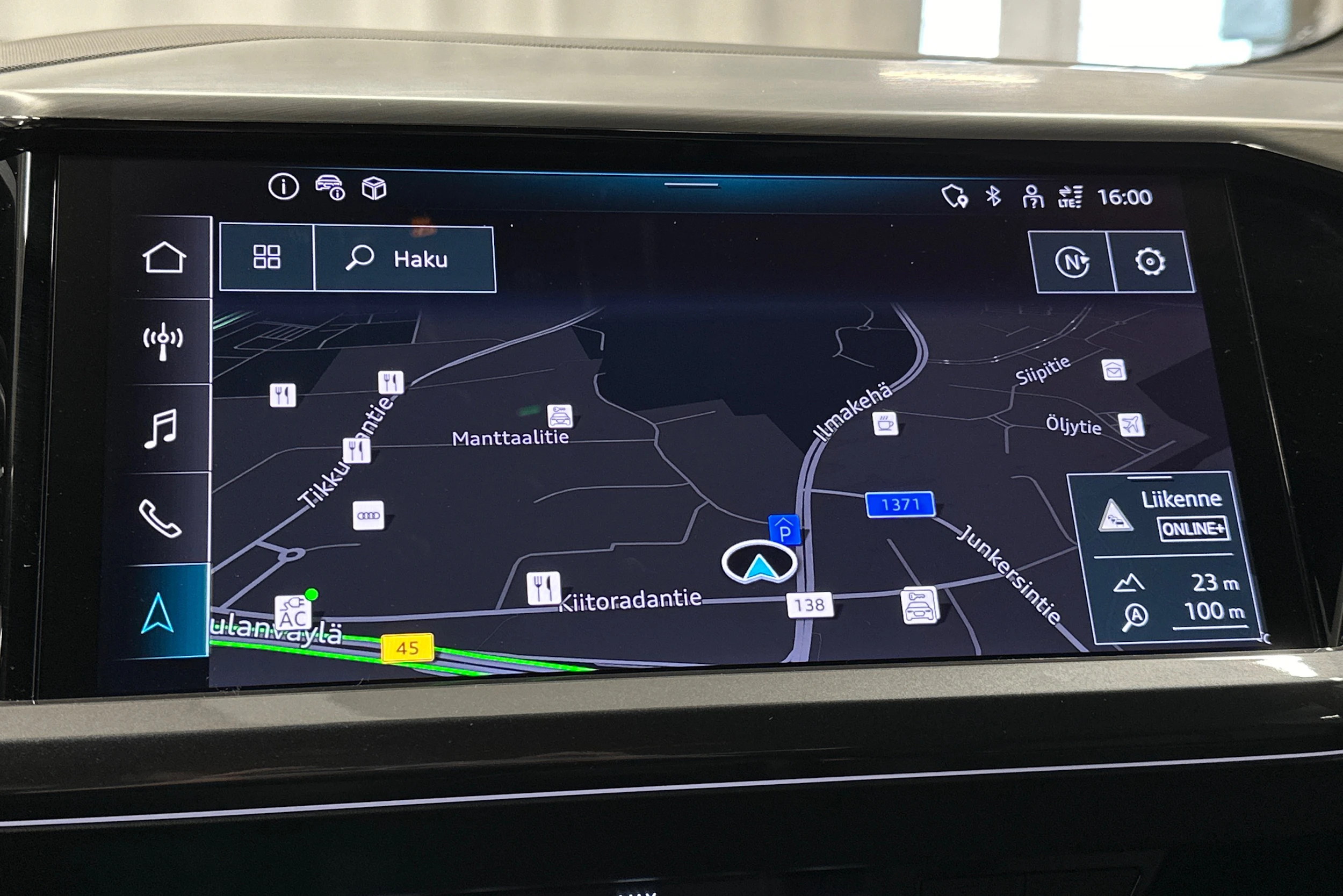 valkoinen Audi Q4 e-tron 2024 kuva 21.