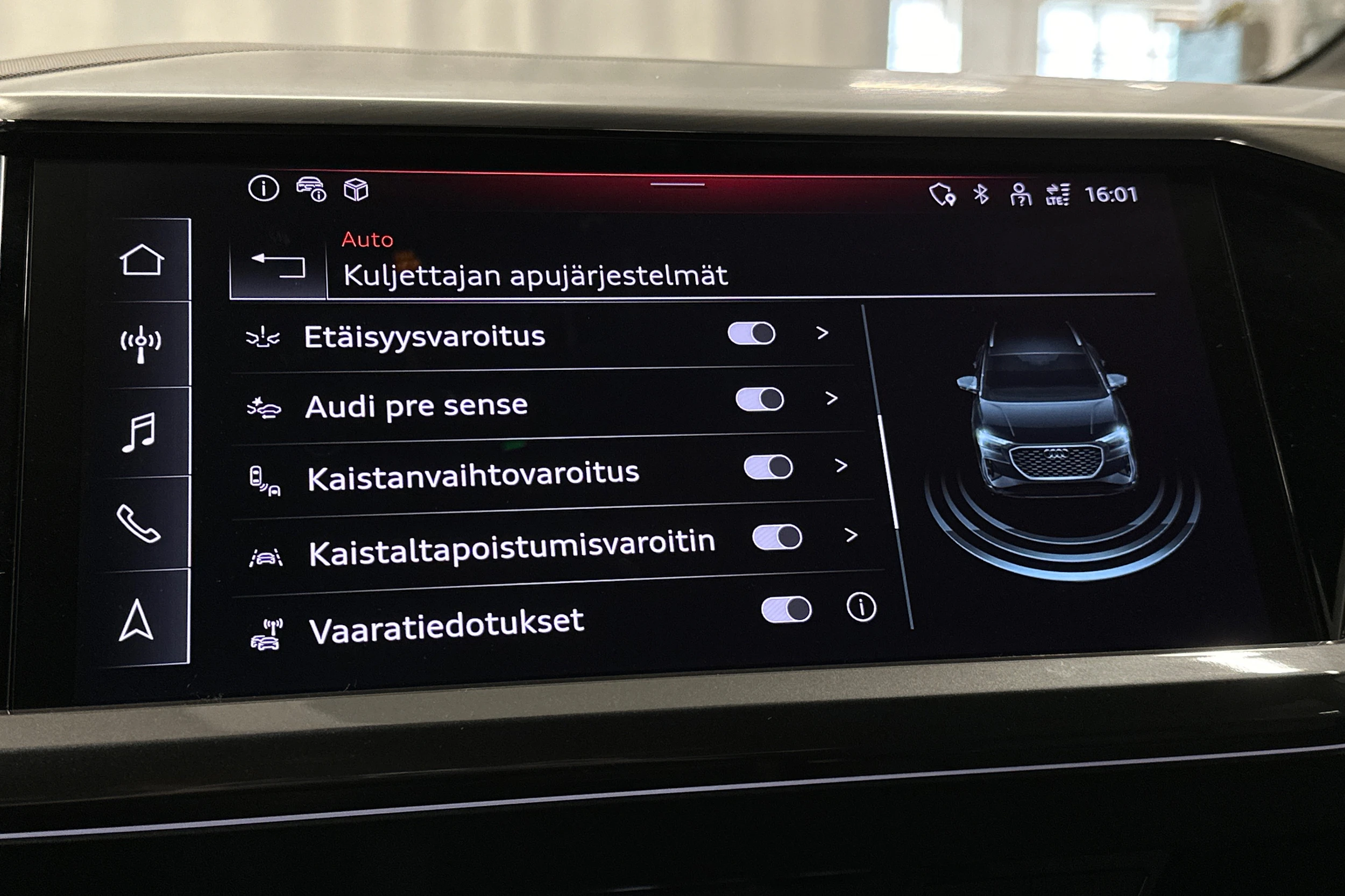 valkoinen Audi Q4 e-tron 2024 kuva 25.