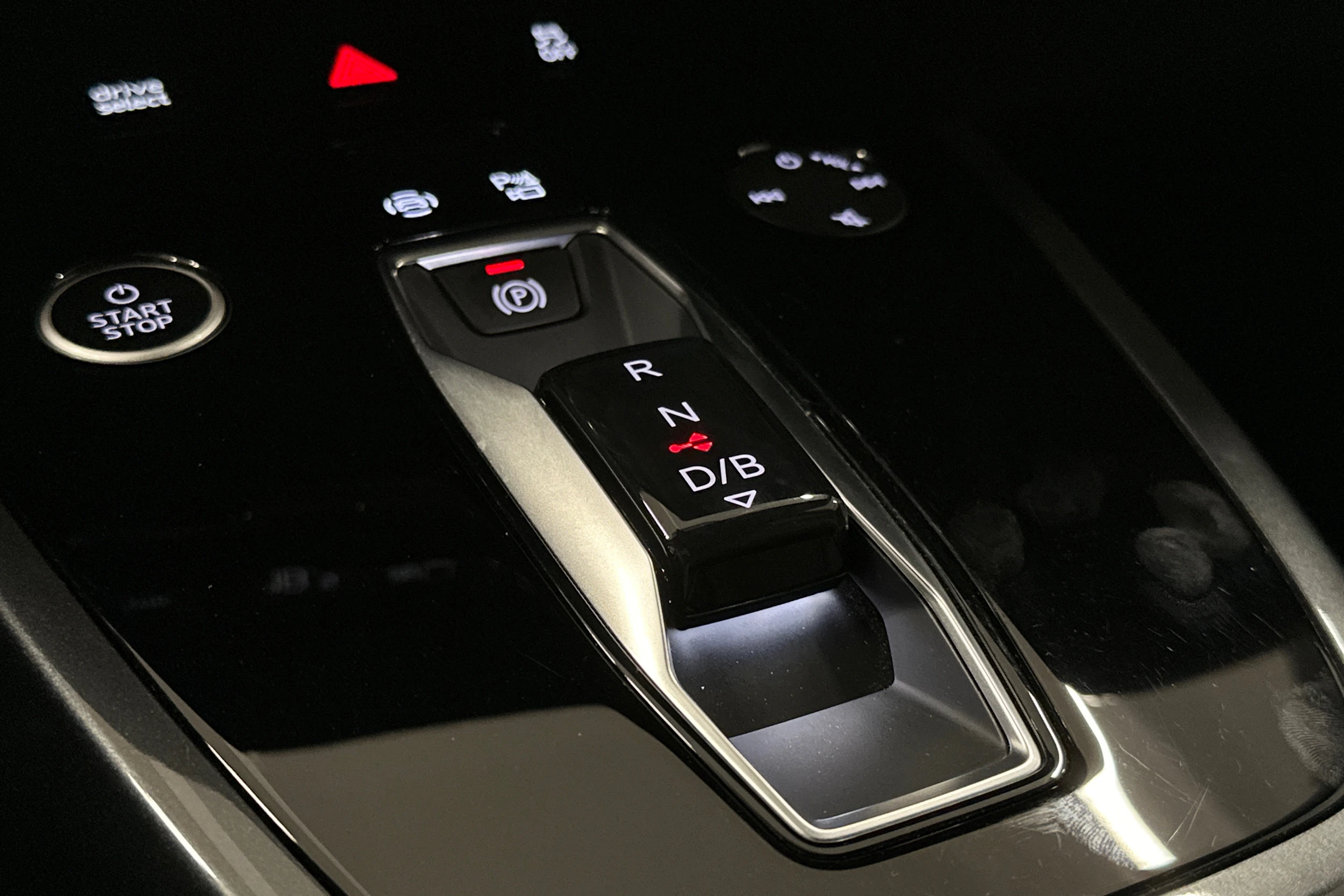 valkoinen Audi Q4 e-tron 2024 kuva 29.