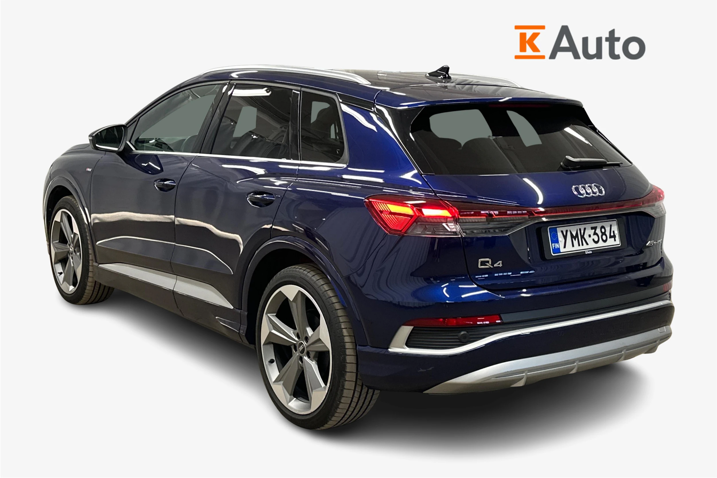 sininen Audi Q4 e-tron 2024 kuva 3.