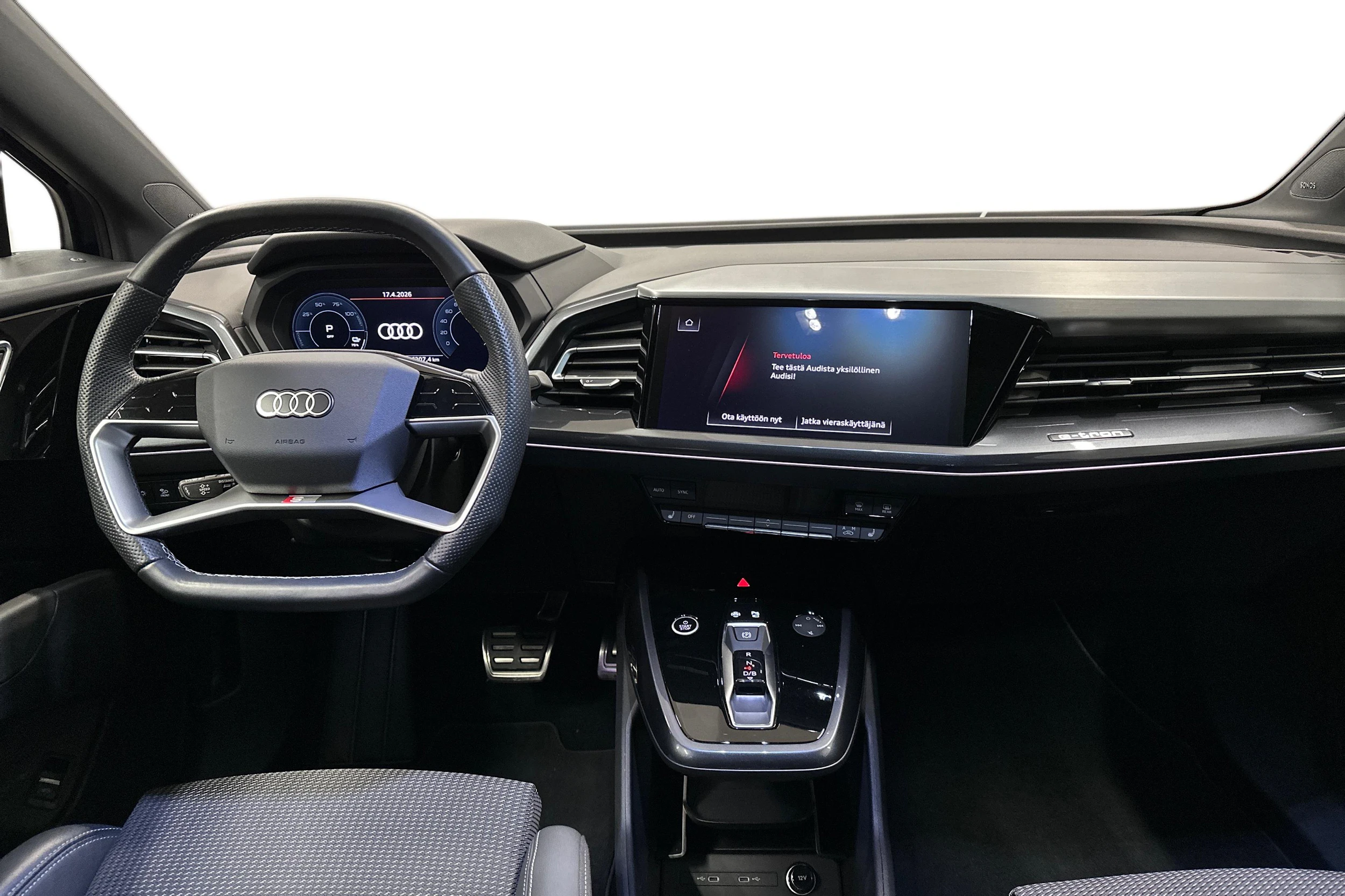 sininen Audi Q4 e-tron 2024 kuva 9.