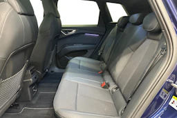 sininen Audi Q4 e-tron 2024 kuva 11.