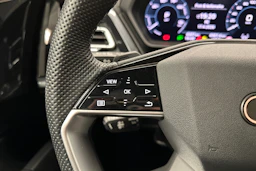 sininen Audi Q4 e-tron 2024 kuva 16.