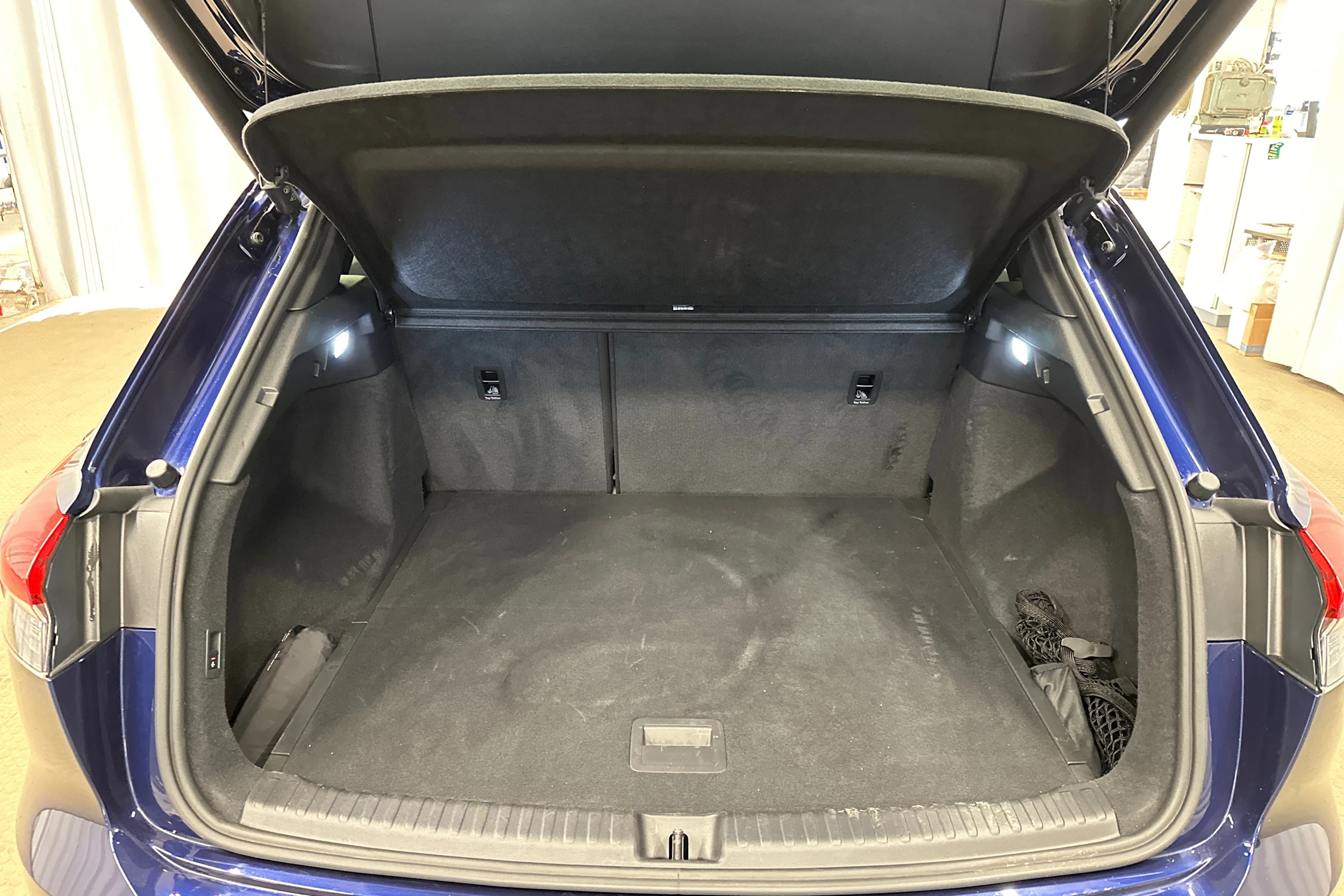 sininen Audi Q4 e-tron 2024 kuva 29.