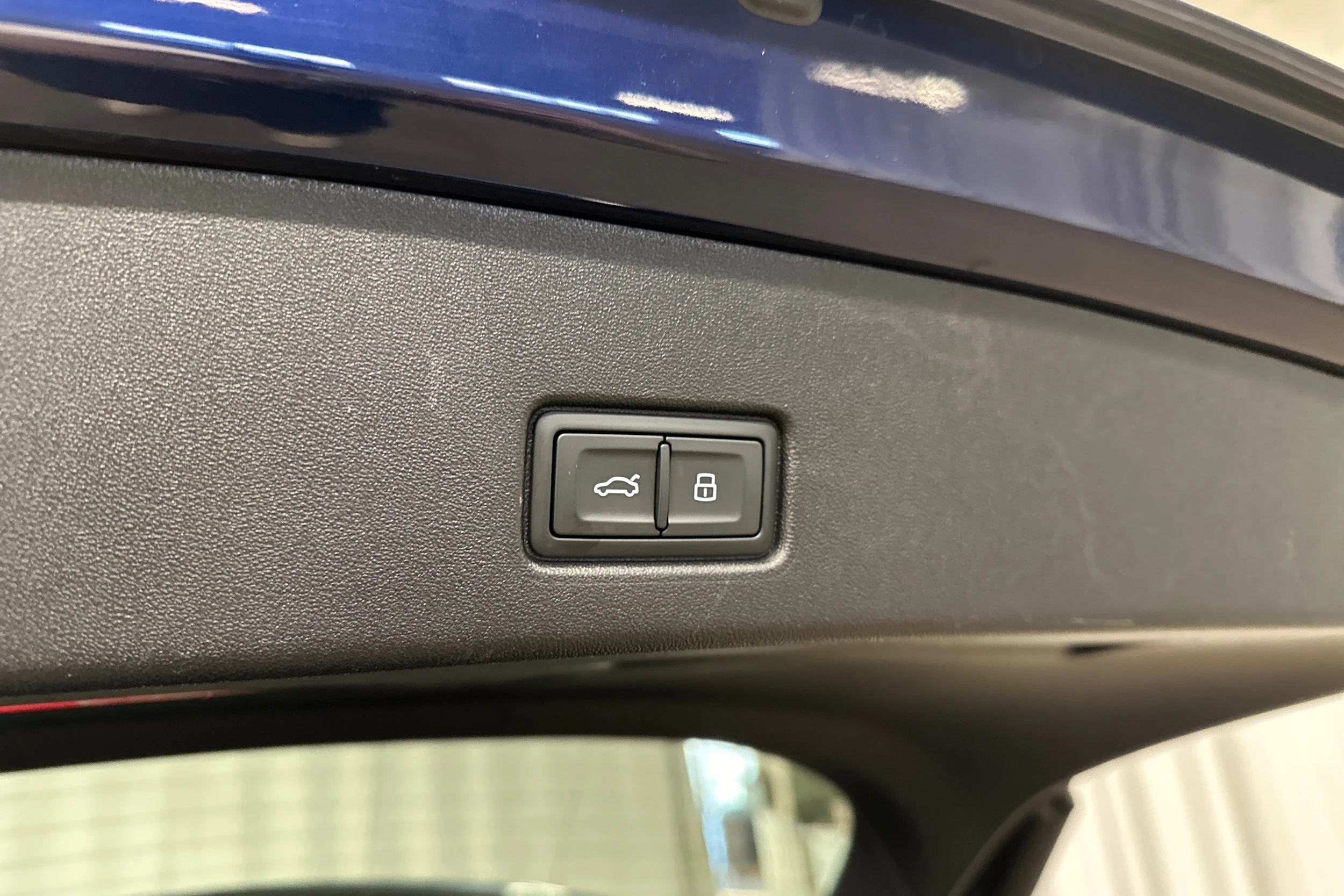 sininen Audi Q4 e-tron 2024 kuva 30.