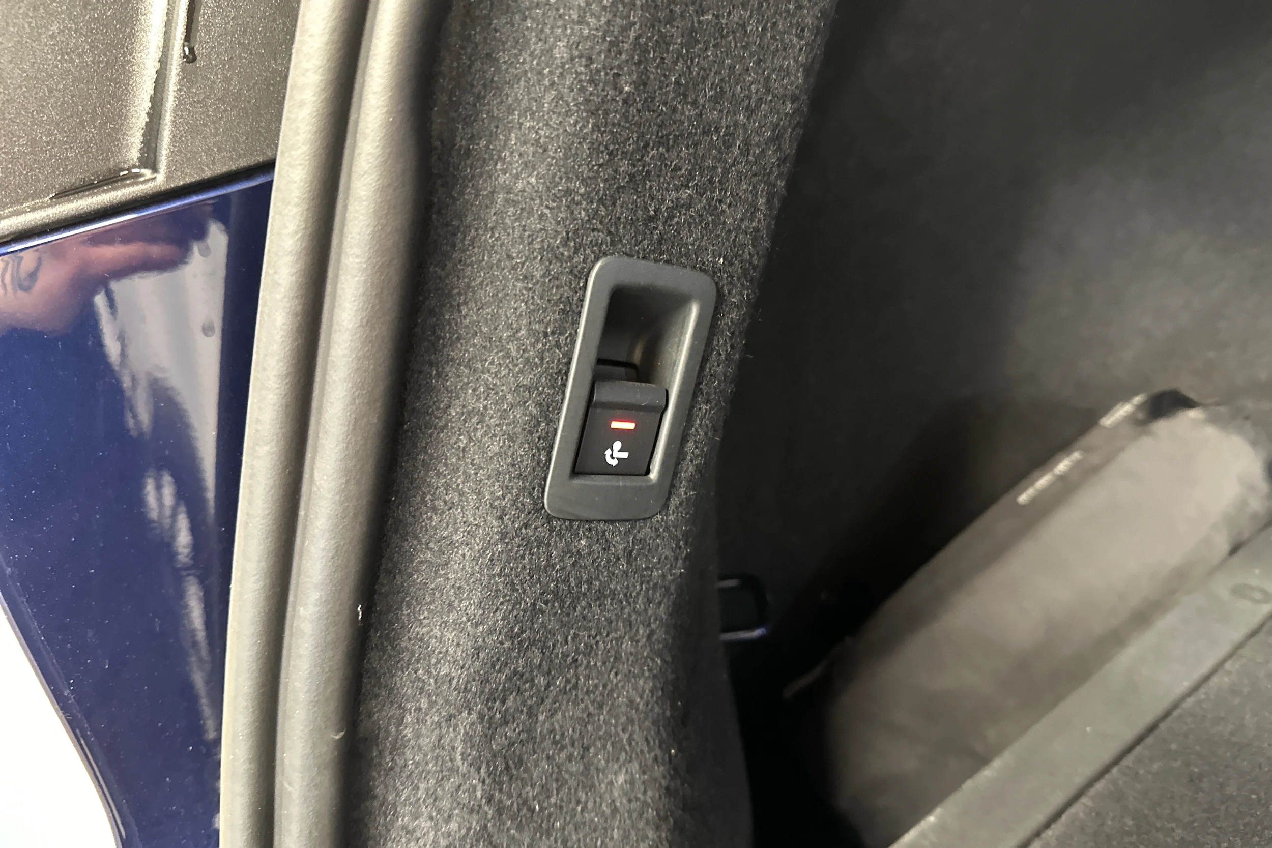 sininen Audi Q4 e-tron 2024 kuva 31.