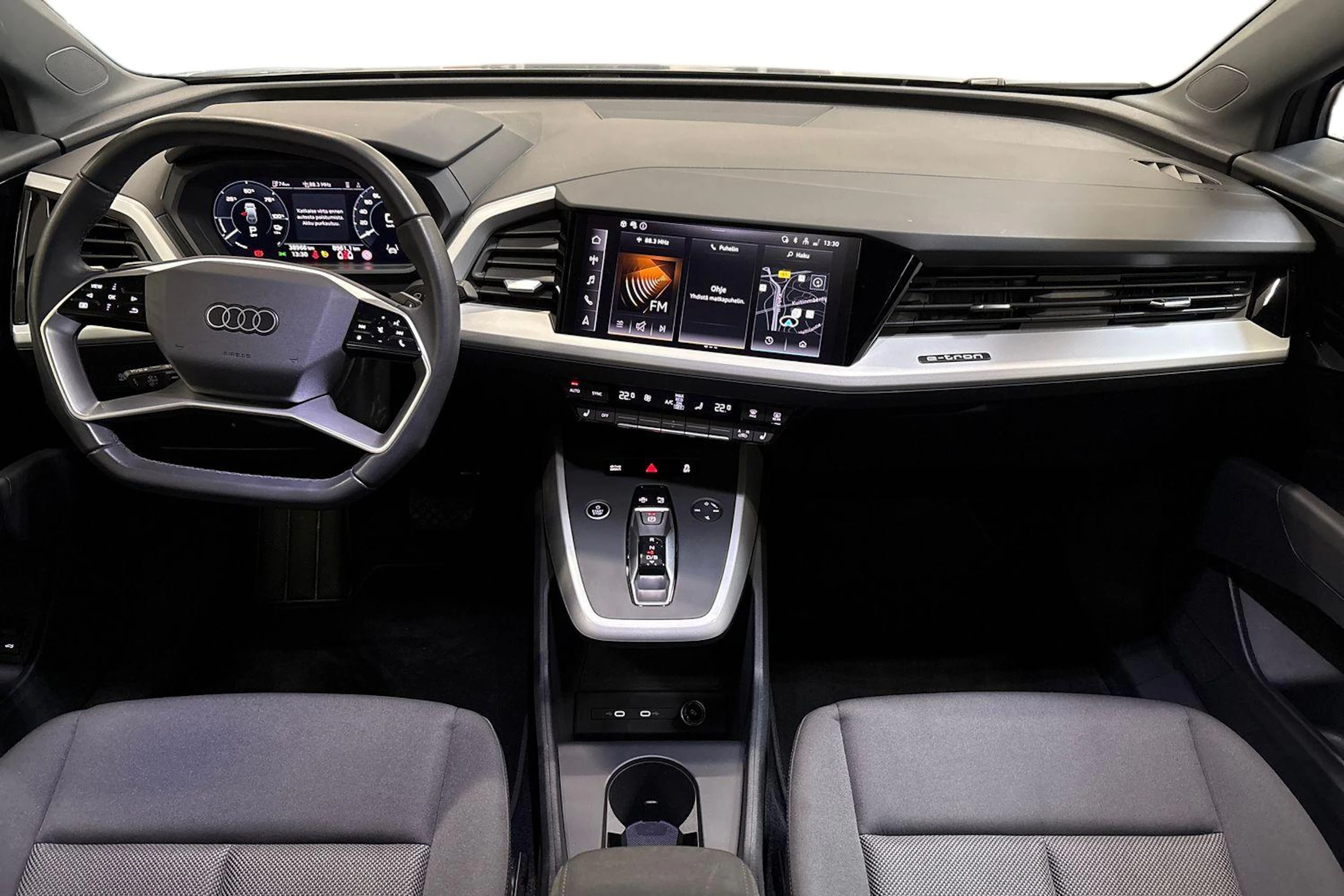 harmaa Audi Q4 e-tron 2024 kuva 7.