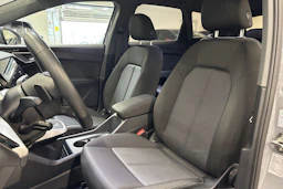 harmaa Audi Q4 e-tron 2024 kuva 11.