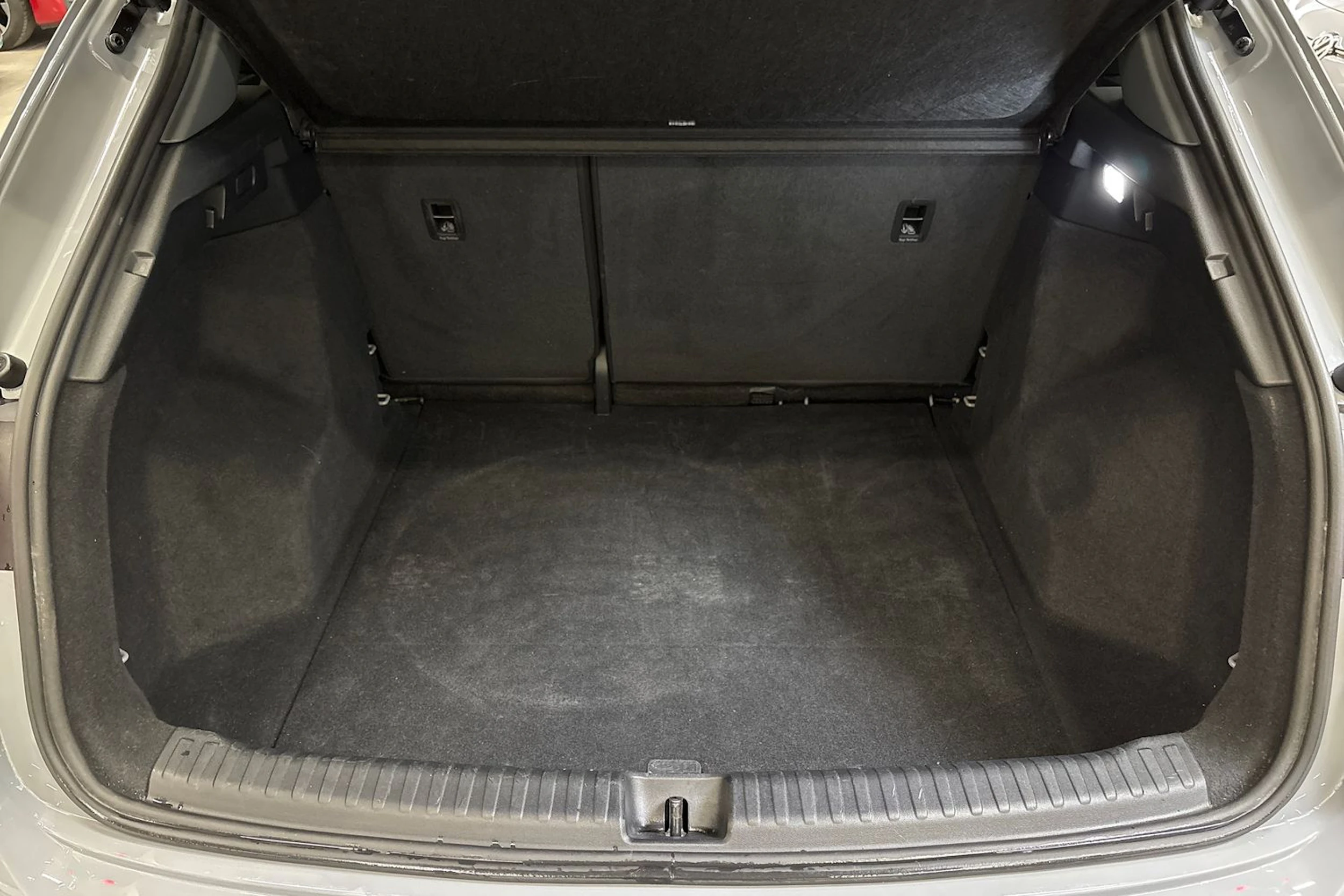 harmaa Audi Q4 e-tron 2024 kuva 14.