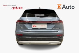 Sininen Audi Q4 e-tron 2024 kuva 3.