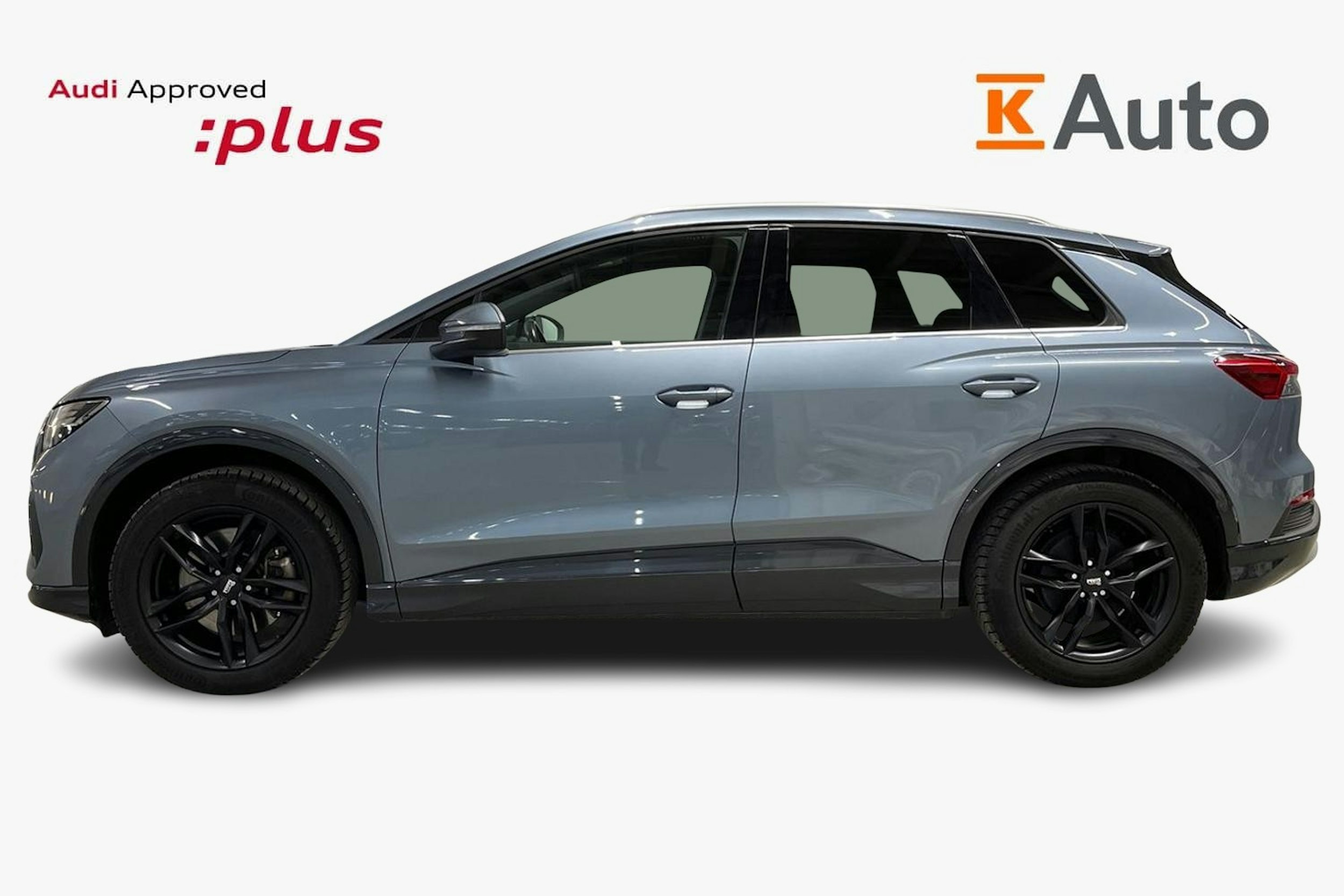 Sininen Audi Q4 e-tron 2024 kuva 6.