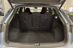 Sininen Audi Q4 e-tron 2024 kuva 14.