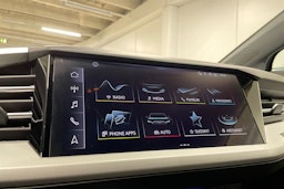 Sininen Audi Q4 e-tron 2024 kuva 16.