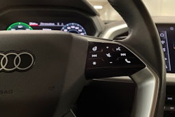 Sininen Audi Q4 e-tron 2024 kuva 26.